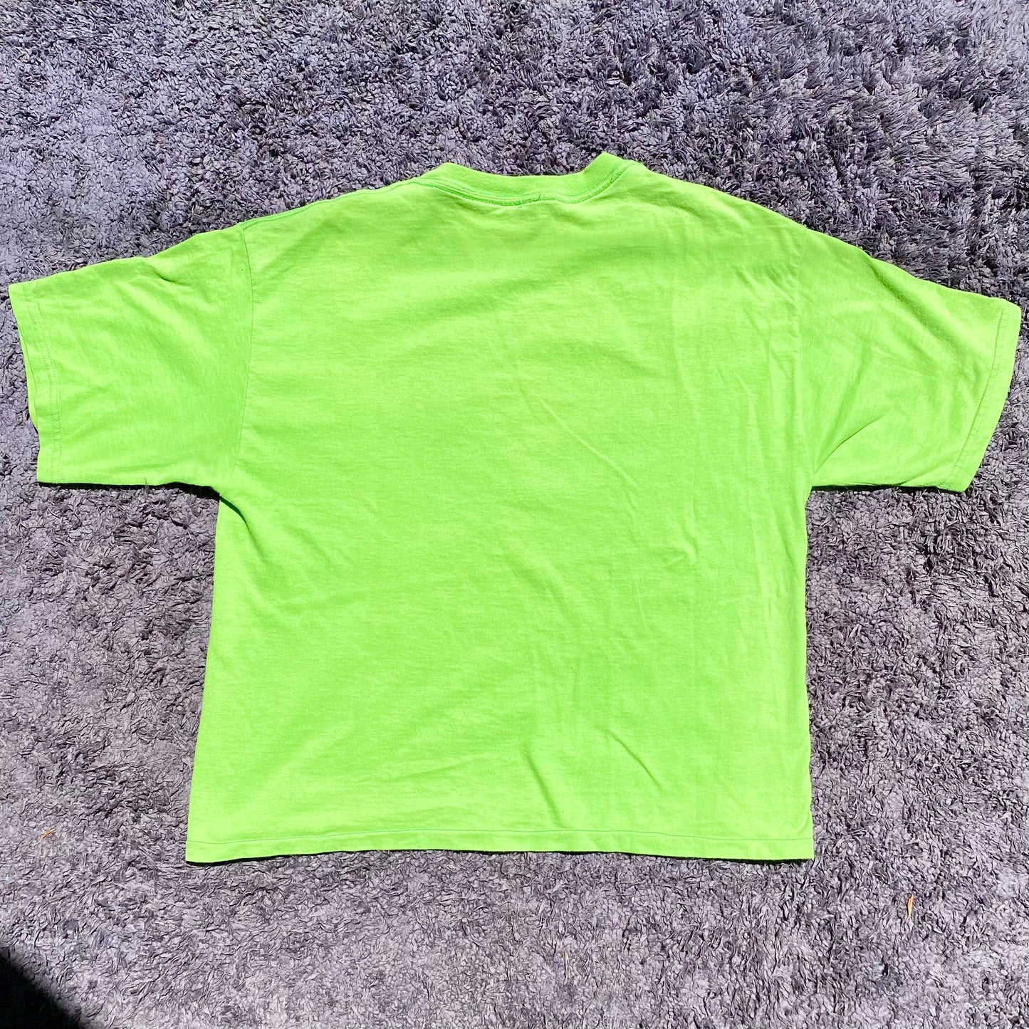 green chairs meeting tee
