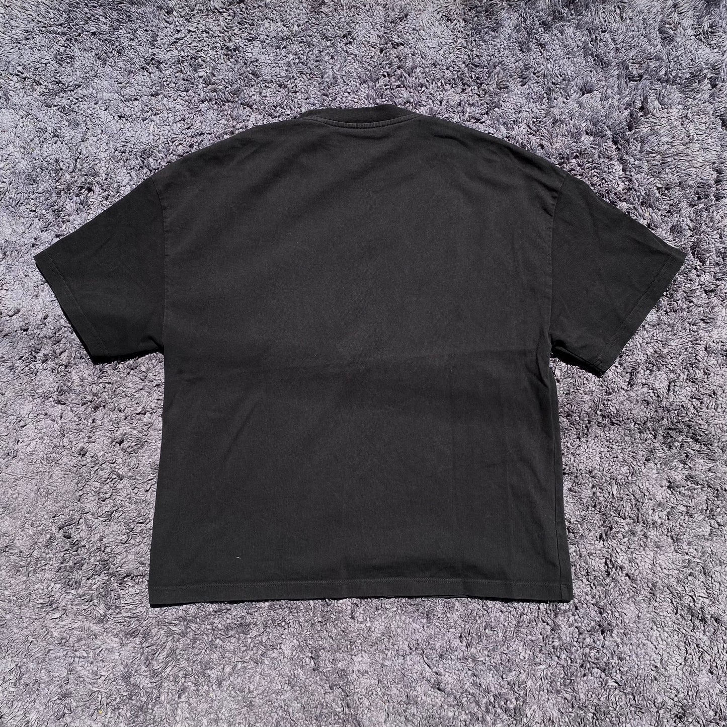 black chairs meeting tee