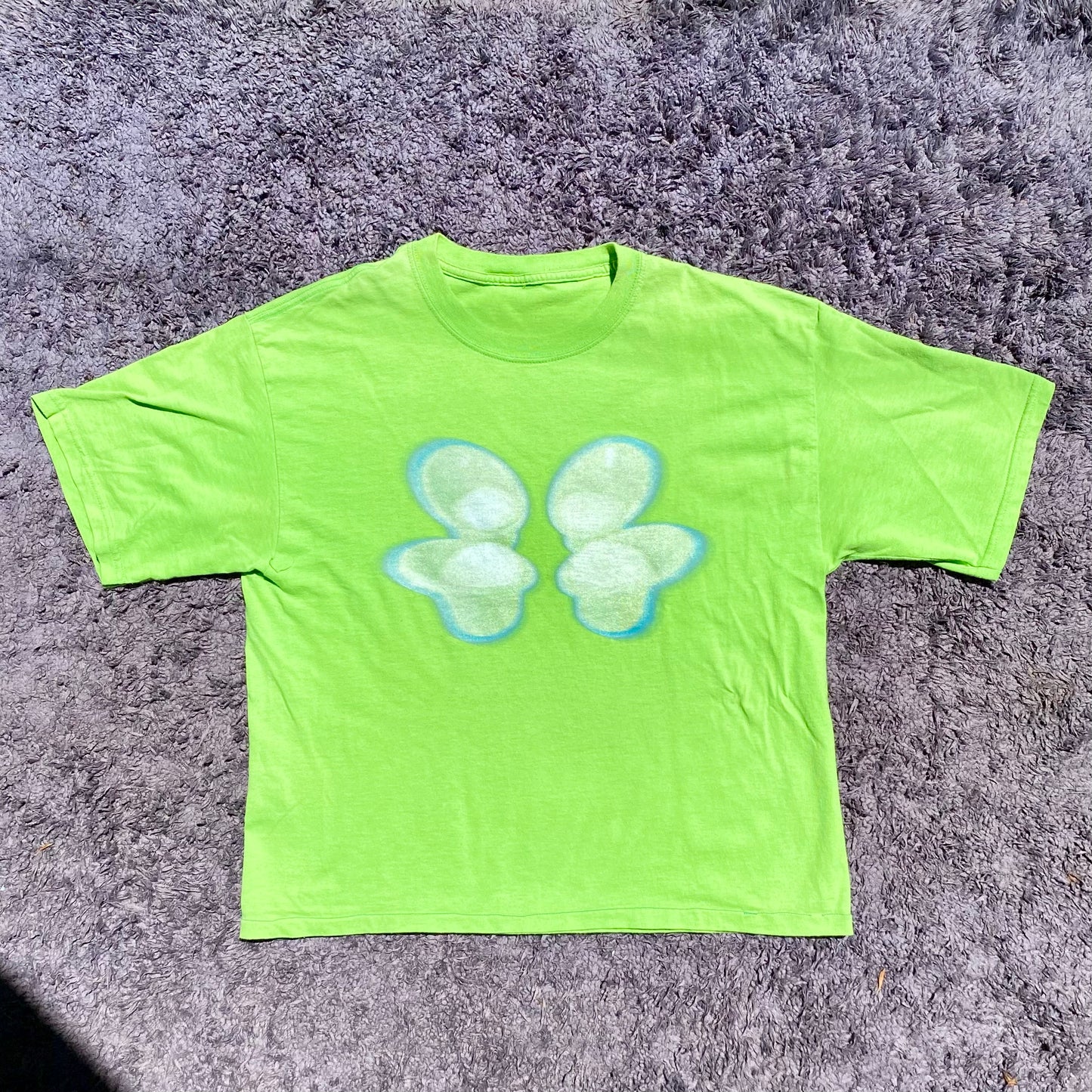 green chairs meeting tee